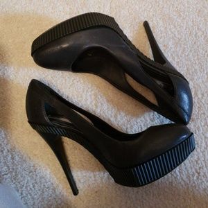BCBGMaxAzaria Black Platform Heels Size 9